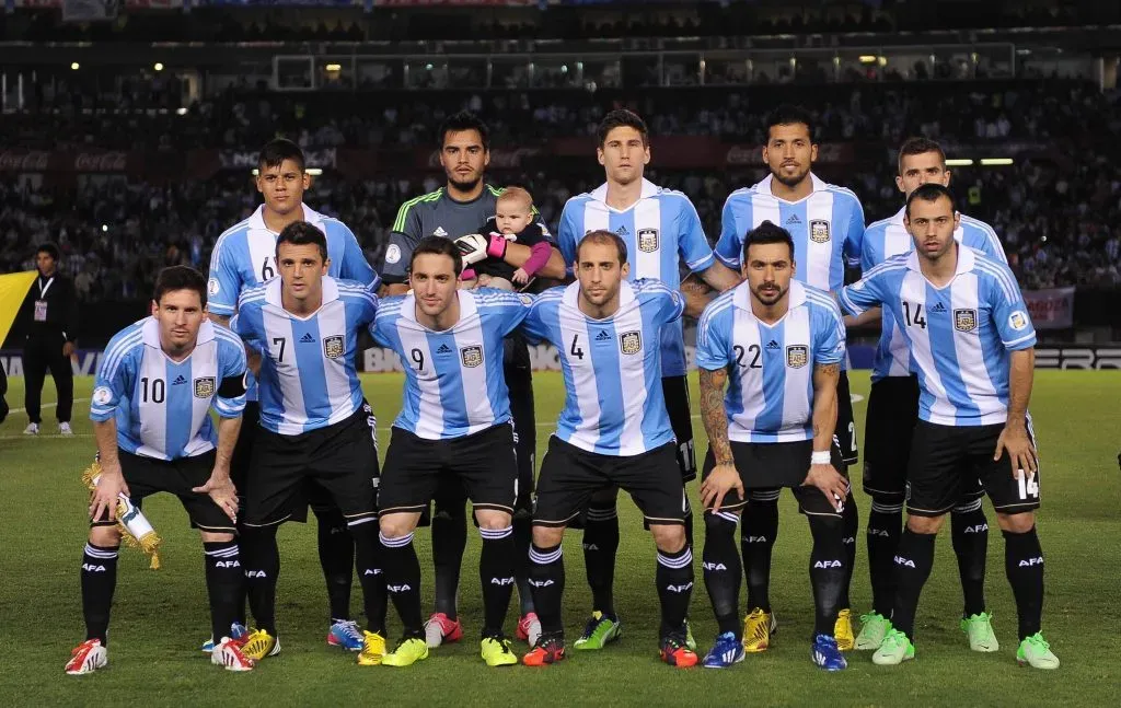 Walter Montillo en el equipo titular de la Selección Argentina.