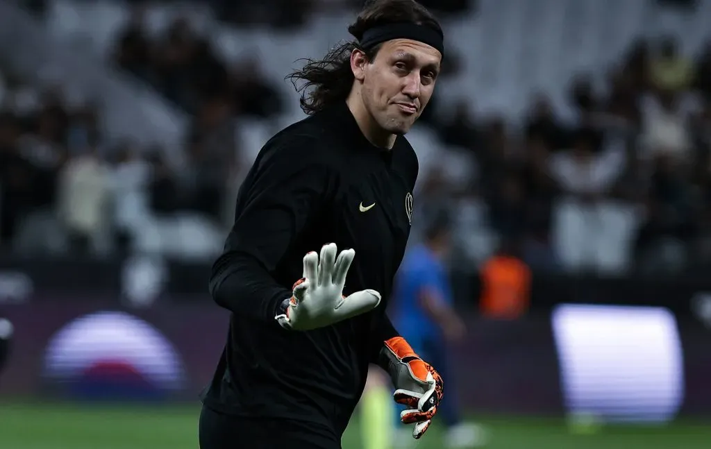 Cassio jogador do Corinthians durante aquecimento antes da partida contra o Bahia no estadio Arena Corinthians pelo campeonato Brasileiro A 2023. Foto: Fabio Giannelli/AGIF