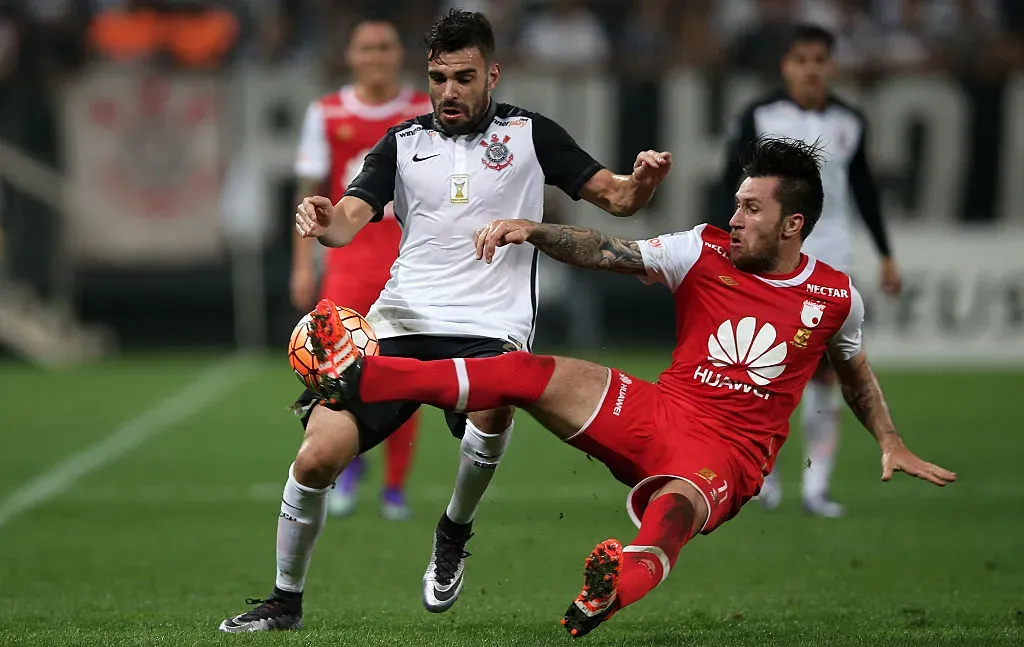 Jonathan Gómez jugando con Independiente Santa Fe.