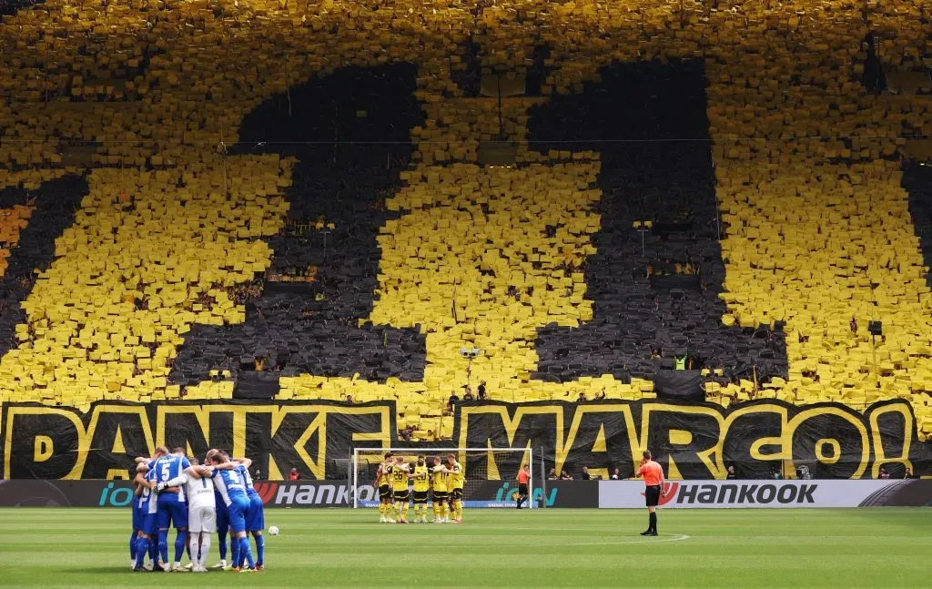 Dortmund terá o apoio da fanática torcida (Photo by Dean Mouhtaropoulos/Getty Images)