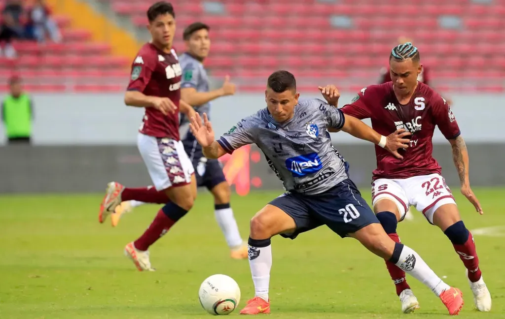 Saprissa y Cartaginés protagonizará un encuentro histórico. (Foto: Rafael Pacheco Granados / La Teja)