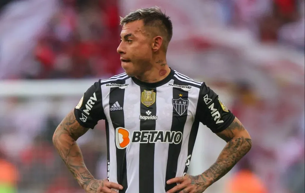 Eduardo Vargas deve ser negociado pelo Atlético Mineiro (Photo by Silvio Avila/Getty Images)