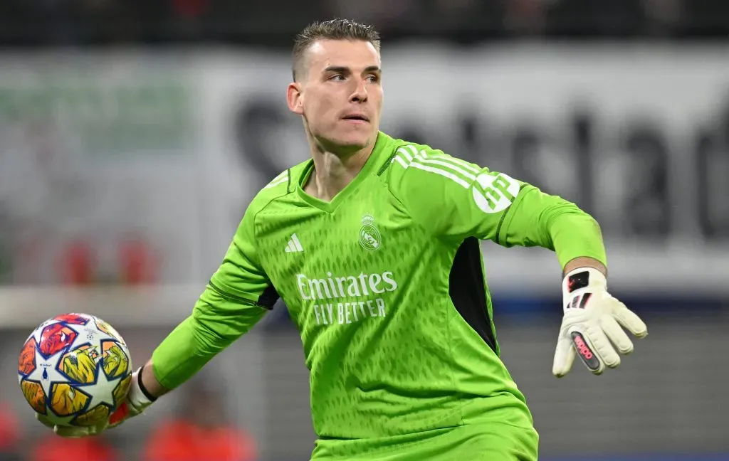 Andriy Lunin pelo Real Madrid. (Photo by Stuart Franklin/Getty Images)