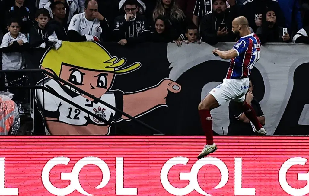 Thaciano jogador do Bahia comemora seu gol durante partida contra o Corinthians no estádio Arena Corinthians pelo campeonato Brasileiro A 2023. Foto: Fabio Giannelli/AGIF