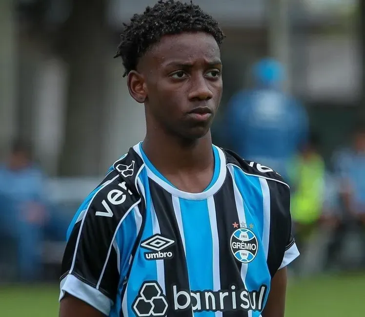 Meia-atacante Gabriel Mec já convive com assédio de gigantes do exterior às vésperas de  com Grêmio – Foto: Reprodução/Twitter