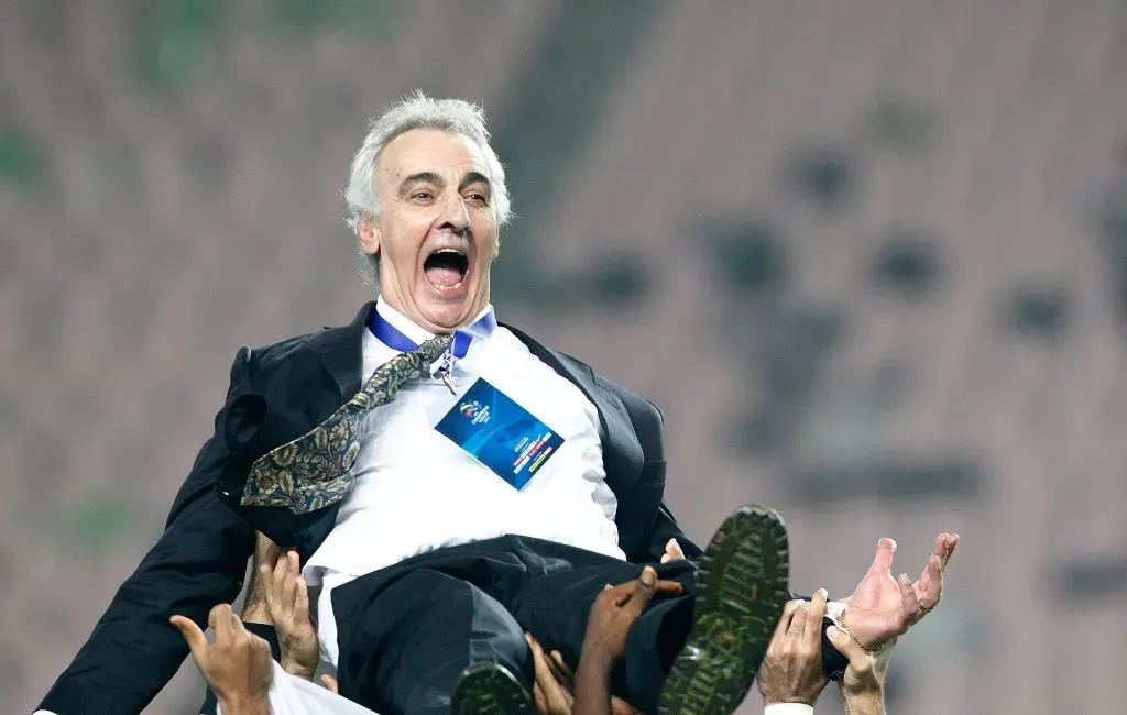Jorge Fossati mientras dirigía al Al Sadd de Qatar. (Foto: Getty).