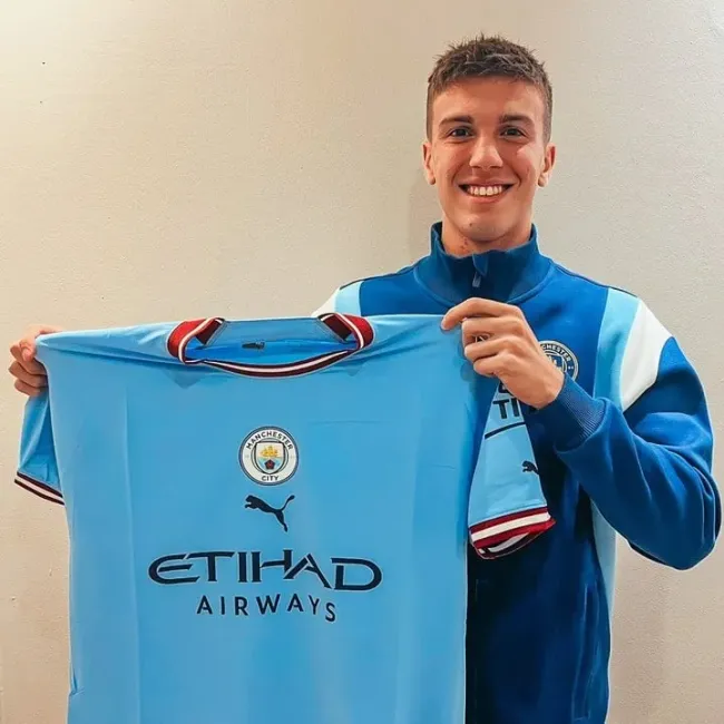 Máximo Perrone con el Manchester City (Foto: Manchester City)