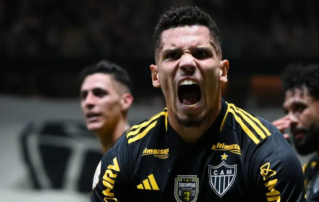 Paulinho pode ser vendido pelo Atlético Mineiro (Photo by Pedro Vilela/Getty Images)