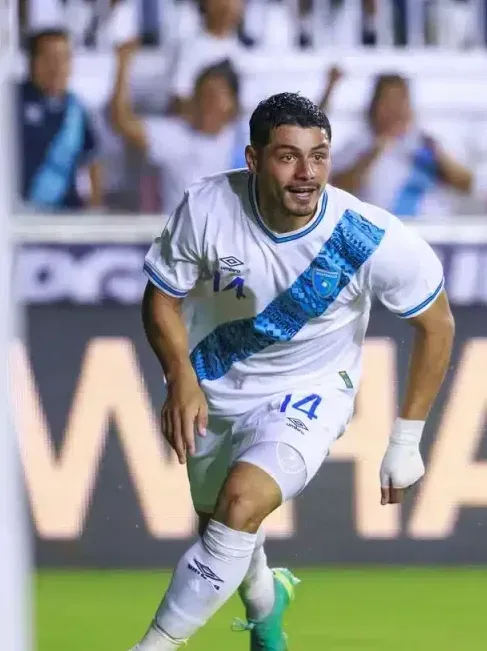 Darwin Lom con la camiseta de Guatemala.