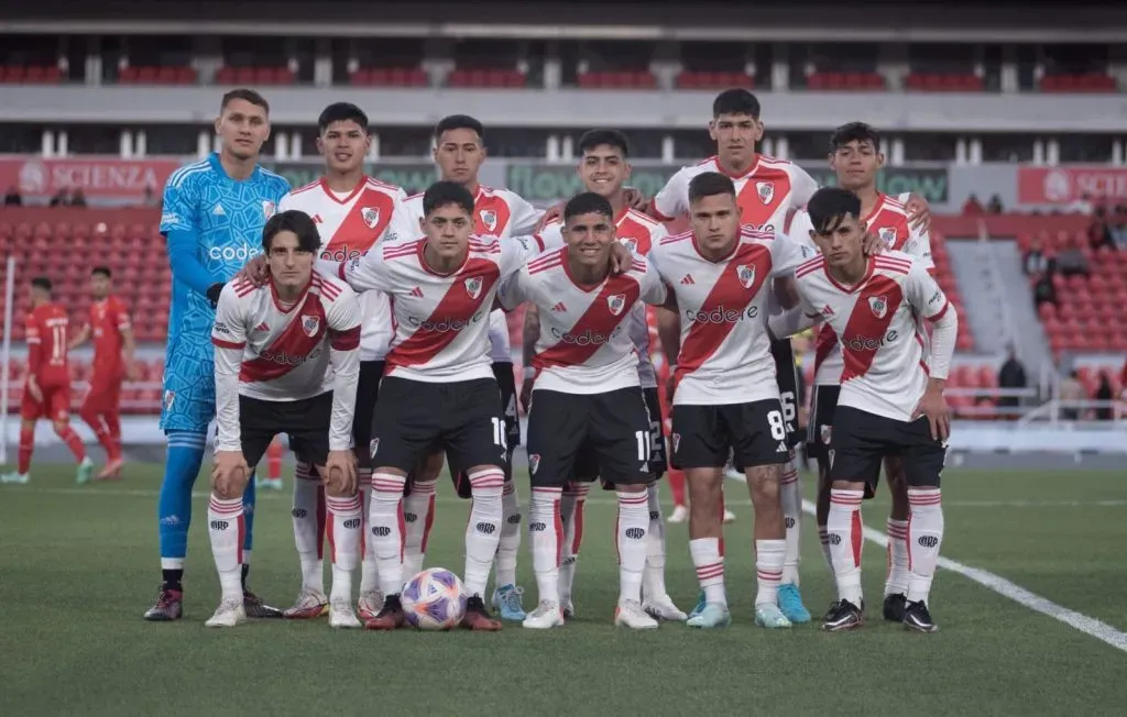 La Reserva de River previo a perder con Independiente. (Foto: Prensa River).