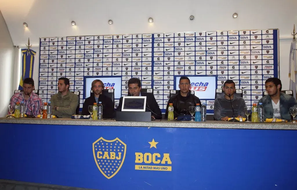 Gonzalo Castellani siendo presentado como refuerzo de Boca en 2014 (Imago)