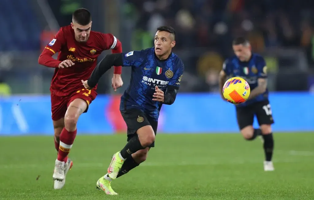 Alexis Sánchez espera por la salida de Joaquín Correa para tener su esperado regreso al Inter de Milán. Foto: Getty Images.