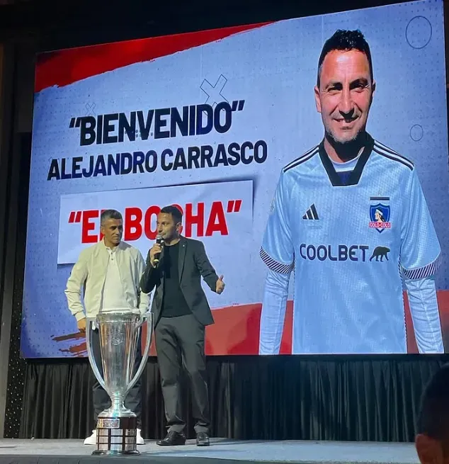 Alejandro Carrasco y su bienvenida oficial en Colo Colo de Todos los Tiempos | Foto: Instagram @11bochita11