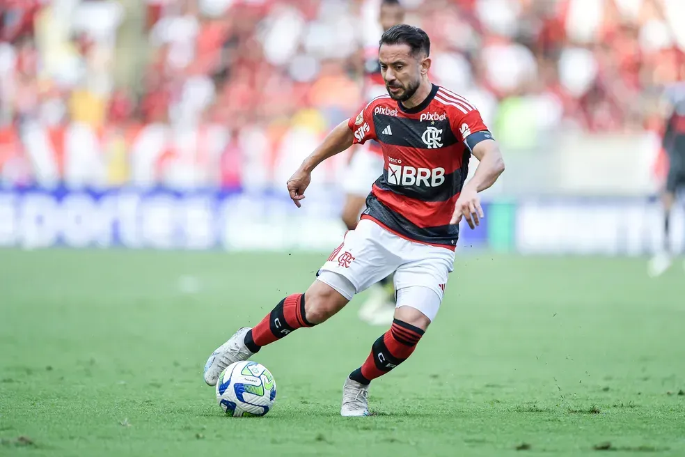 Everton Ribeiro em ação pelo Flamengo – Foto: Thiago Ribeiro/Agif