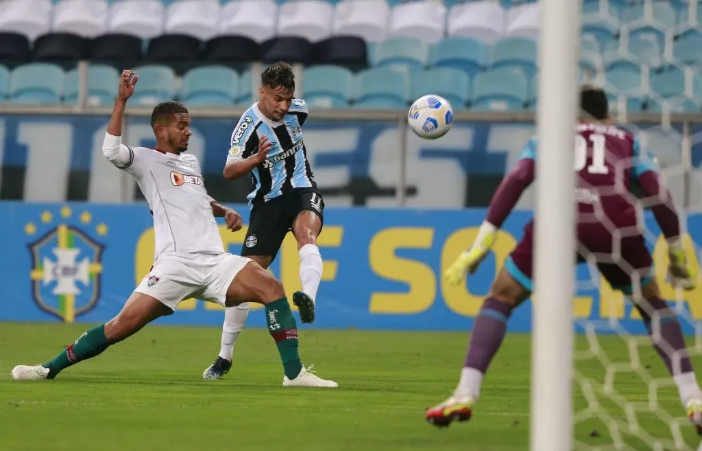 Grêmio planeja vender o jogador. (Photo by Silvio Avila/Getty Images)