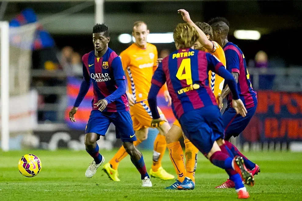 Edgar lé en su etapa en Barcelona.