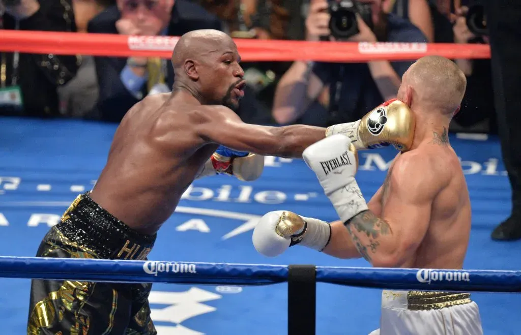 Floyd Mayweather Jr. ya tuvo grandes exhibiciones incluida su duelo vs. Conor McGregor. (IMAGO)