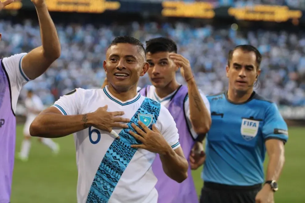 Carlos Mejía con la Selección de Guatemala