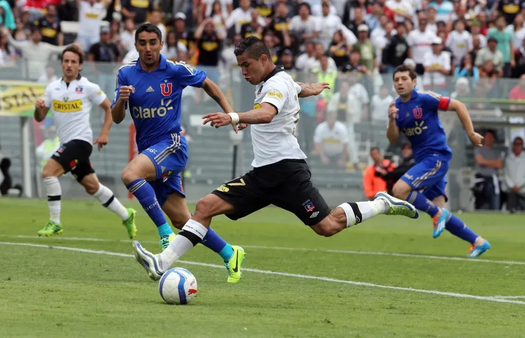 El momento del agónico gol de Felipe Flores en un Superclásico. Martin Thomas/Photosport