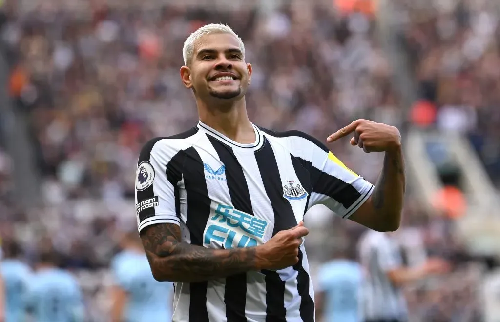 Bruno Guimarães celebrando gol pelo Newcastle. (Photo by Stu Forster/Getty Images)