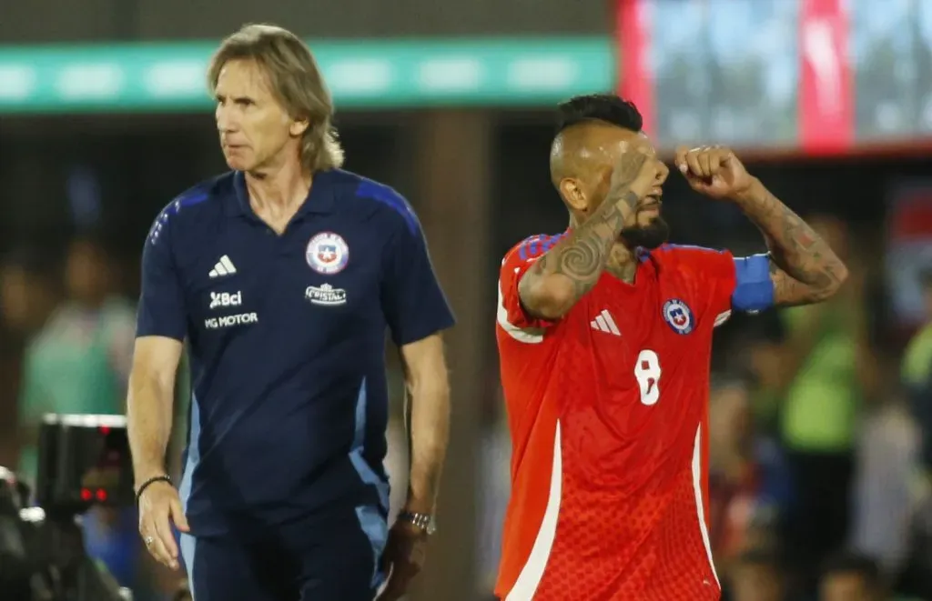Gareca le hizo un queque a Vidal por su compromiso total con la selección chilena.