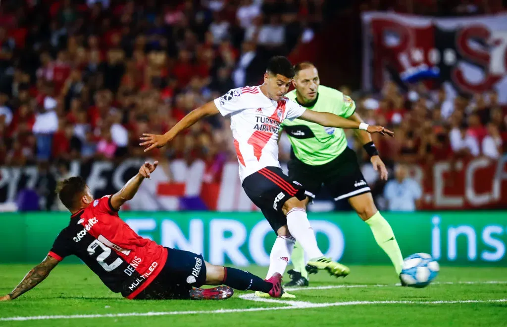 Denis Rodríguez enfrentando a River con Newell’s.