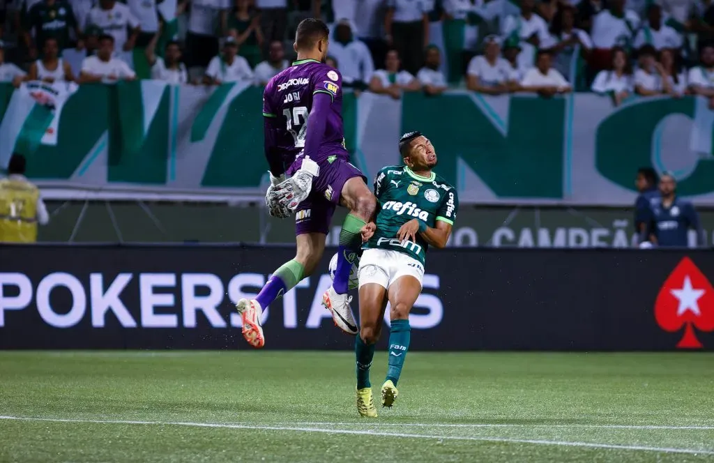 Momento da lesão. Foto: Fabio Giannelli/AGIF