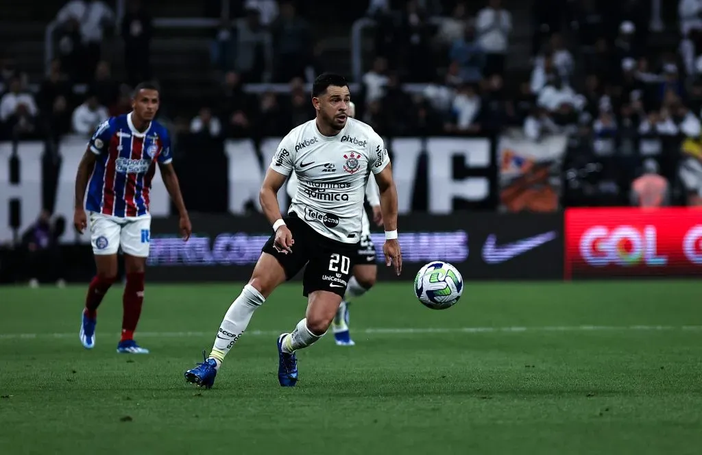 Giuliano, jogador do Corinthians, durante partida contra o Bahia na Neo Química Arena pelo Campeonato Brasileiro – Foto: Fabio Giannelli/AGIF