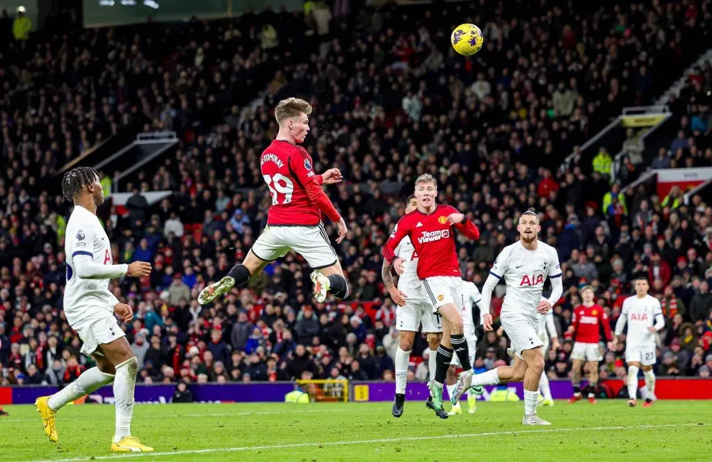 Manchester United recibirá a Tottenham en un duelo de necesitados. (Imago)