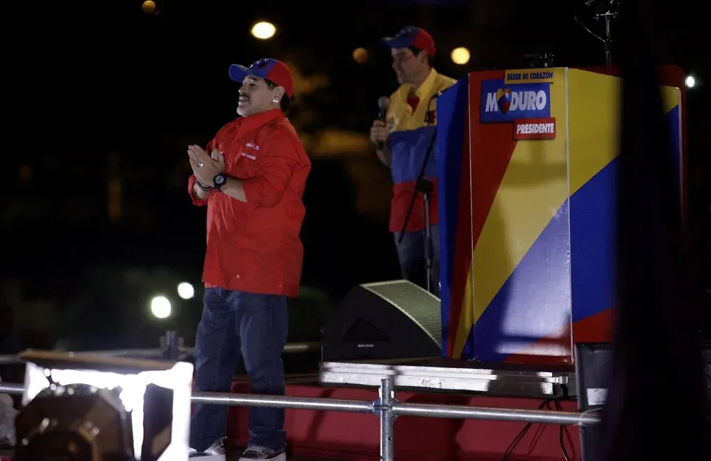 Diego Maradona acompañó desde Caracas a Nicolás Maduro en su primera campaña.