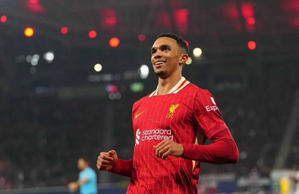 Alexander-Arnold no descarta renovar con Liverpool. IMAGO