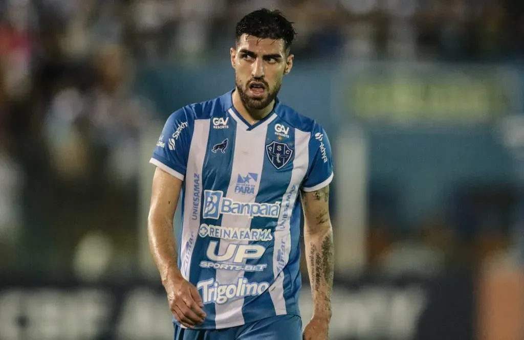 PA - Belem - 12/11/2022 - COPA VERDE 2022, PAYSANDU X SAO RAIMUNDO - Thiago Ennes jogador do Paysandu durante partida contra o Sao Raimundo no estadio Curuzu pelo campeonato Copa Verde 2022. Foto: Fernando Torres/AGIF