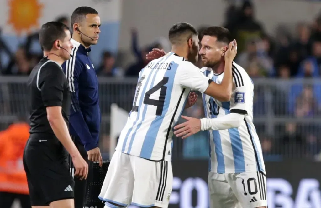 Cambio de Messi por Palacios: Getty Images