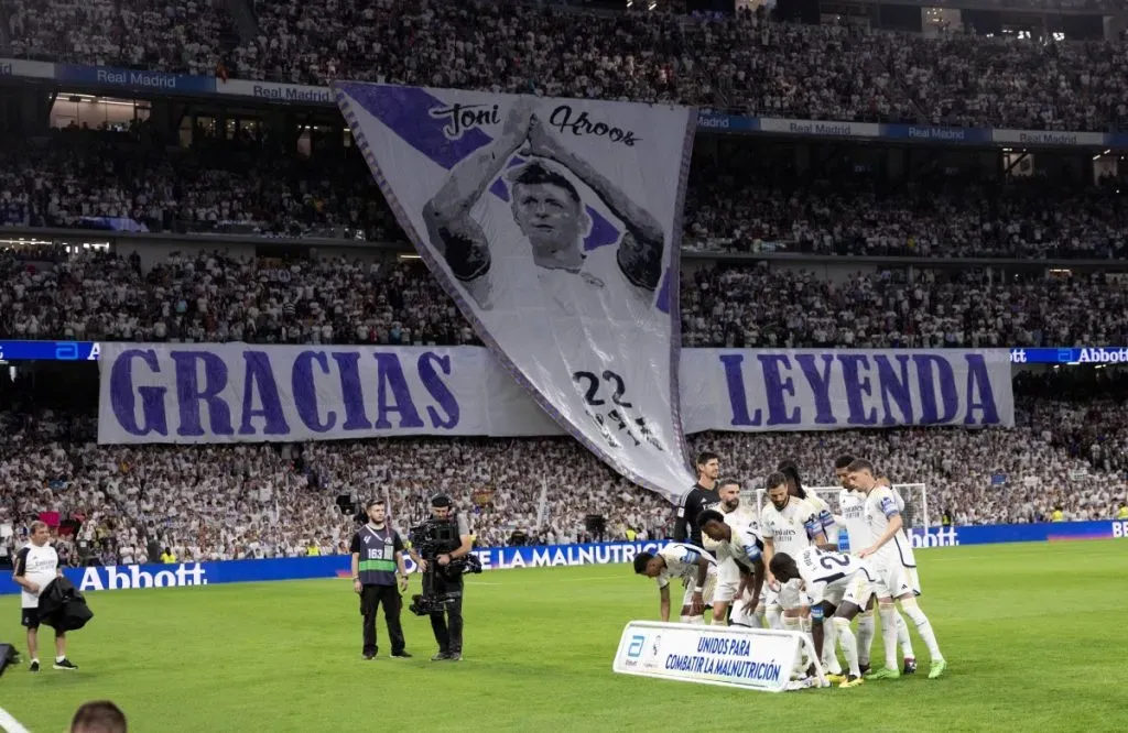 Gran tifo a Toni Kroos en el Bernabéu: IMAGO