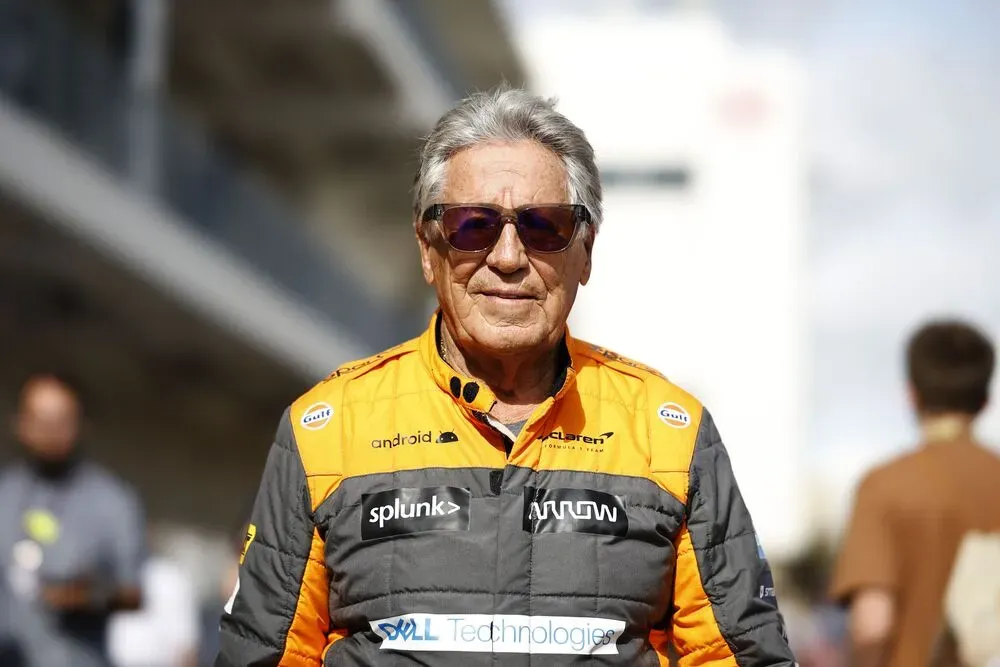 Mario Andretti, icono del automovilismo, se rindió ante Franco Colapinto.