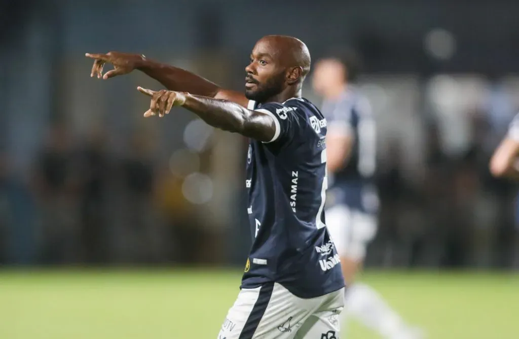 Foto: Fernando Torres/AGIF – Atacante Jean Silva