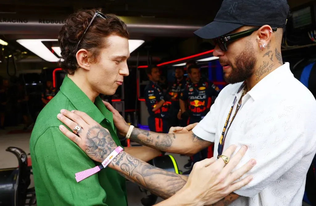 Neymar junto a Tom Holland. (Getty Images)