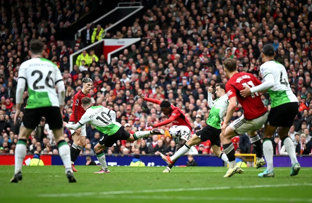 Mainoo vs Liverpool. (Photo by Shaun Botterill/Getty Images)