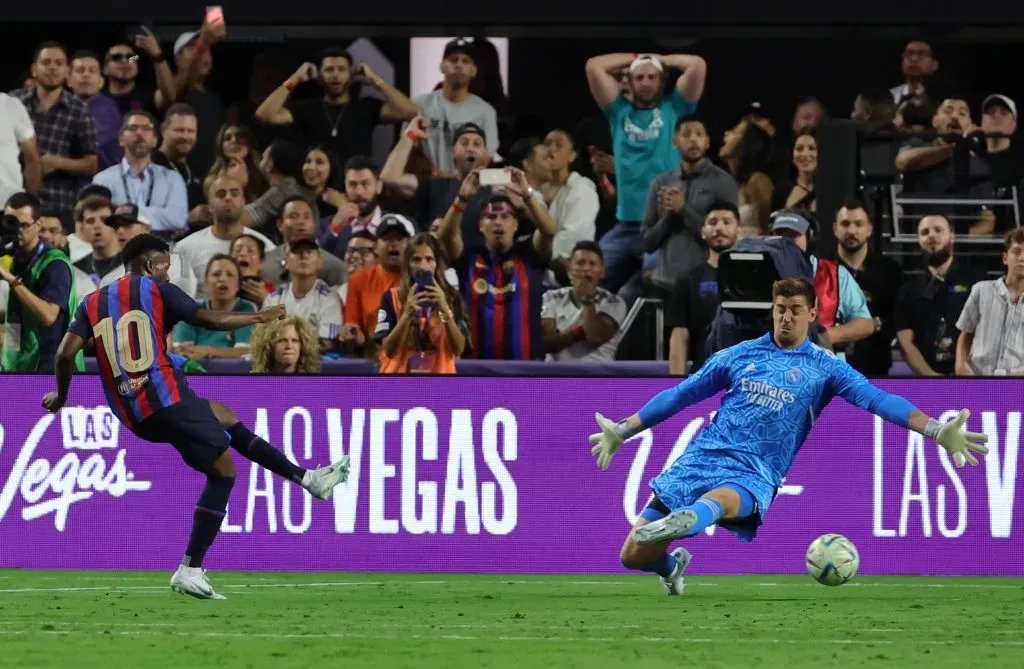 Ansu Fati vs. Thibaut Courtois en el Barcelona vs. Real Madrid disputado en los Estados Unidos en el verano del 2022.  Getty Images.