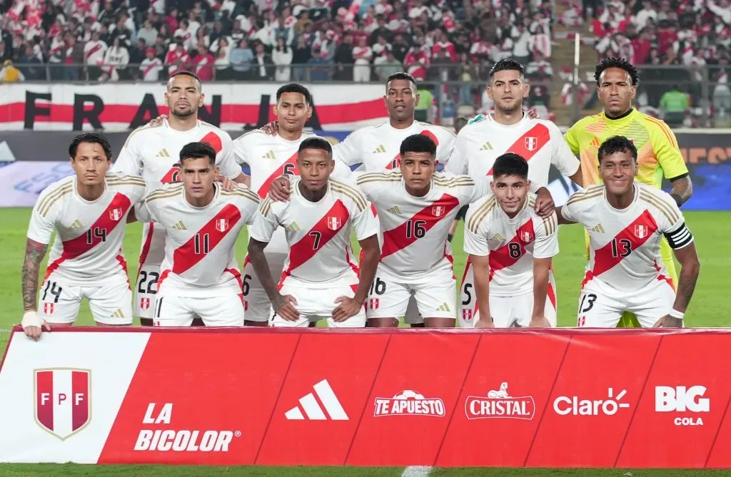 Foto: Getty | El equipo de Perú ante Paraguay.