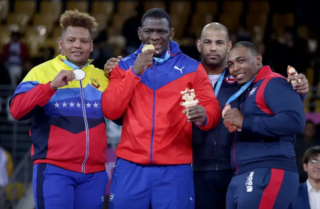 Mijaín López ganó el oro en lucha en Lima 2019, mientras que Yasmani Acosta se quedó con el bronce. | Foto: Getty