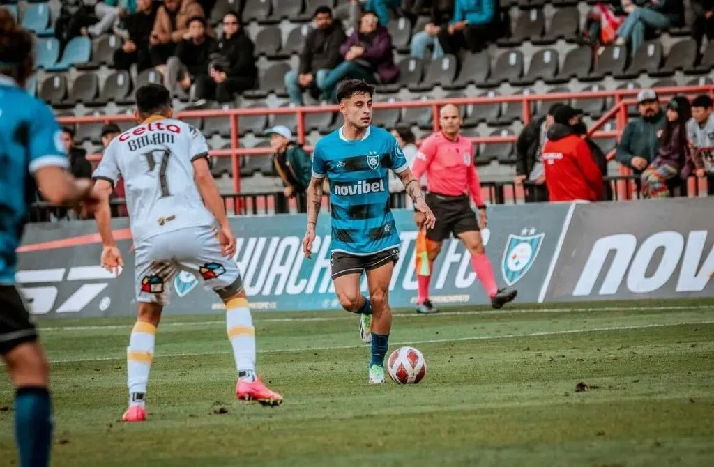 Javier Altamirano jugó 18 partidos por Huachipato donde sumó tres goles en el Campeonato Nacional.