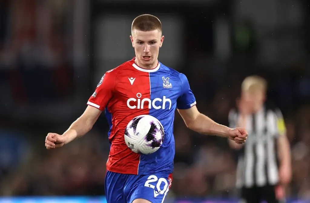 Adam Wharton em ação pelo Crystal Palace. (Photo by Ryan Pierse/Getty Images)