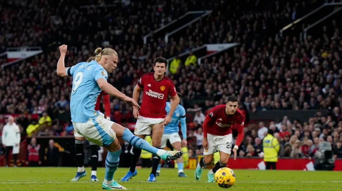 Haaland scores a penalty to give Manchester City the lead
