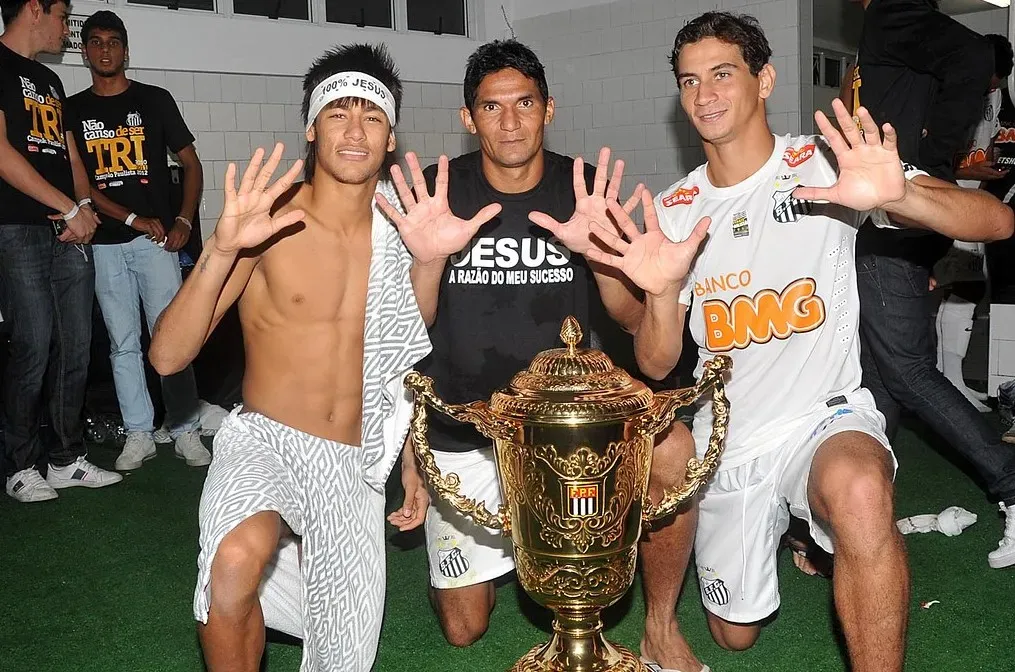 Una temporada histórica para el Peixe, donde consiguió el tricampeonato en el Paulistao. (Foto: Santos vía Twitter)