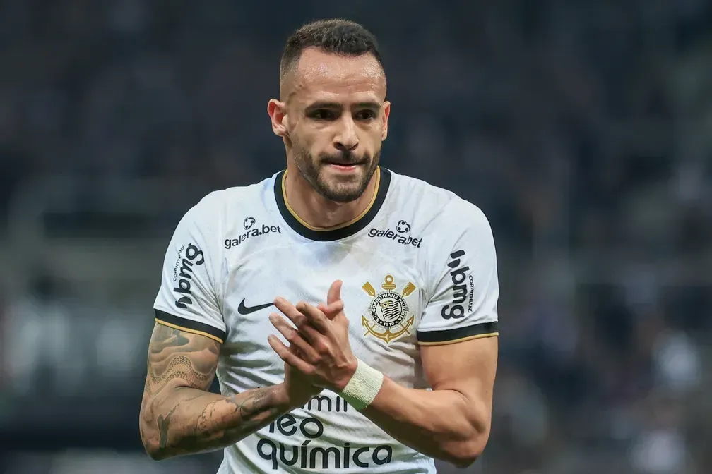 Renato Augusto em ação pelo Corinthians – Foto: Marcello Zambrana/AGIF