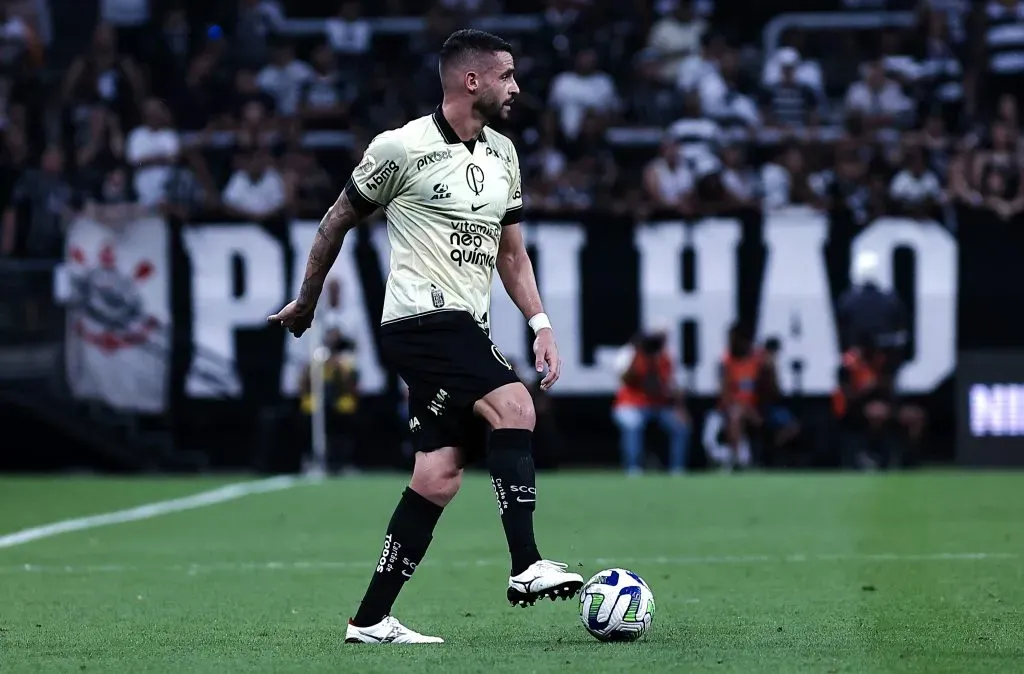 SP – SAO PAULO – 02/12/2023 – BRASILEIRO A 2023, CORINTHIANS X INTERNACIONAL – Renato Augusto jogador do Corinthians durante partida contra o Internacional no estadio Arena Corinthians pelo campeonato Brasileiro A 2023. Foto: Fabio Giannelli/AGIF