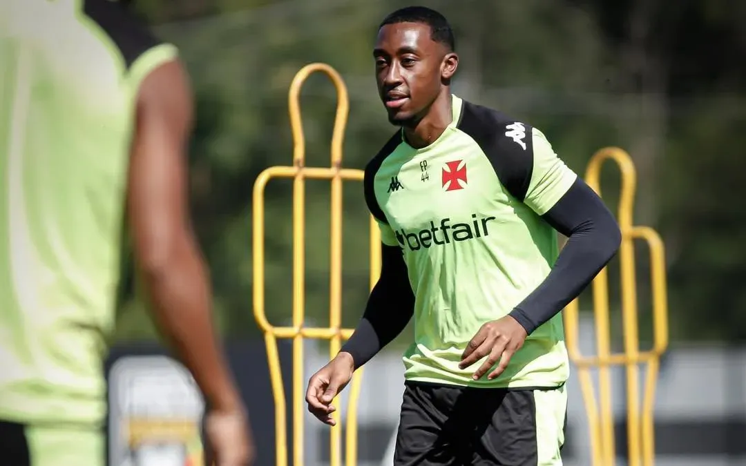 Sob o comando de Fernando Diniz o elenco cruzmaltino finalizou a preparação para o duelo contra o Operário-PR na Copa do Brasil. Foto: Matheus Lima/Vasco da Gama