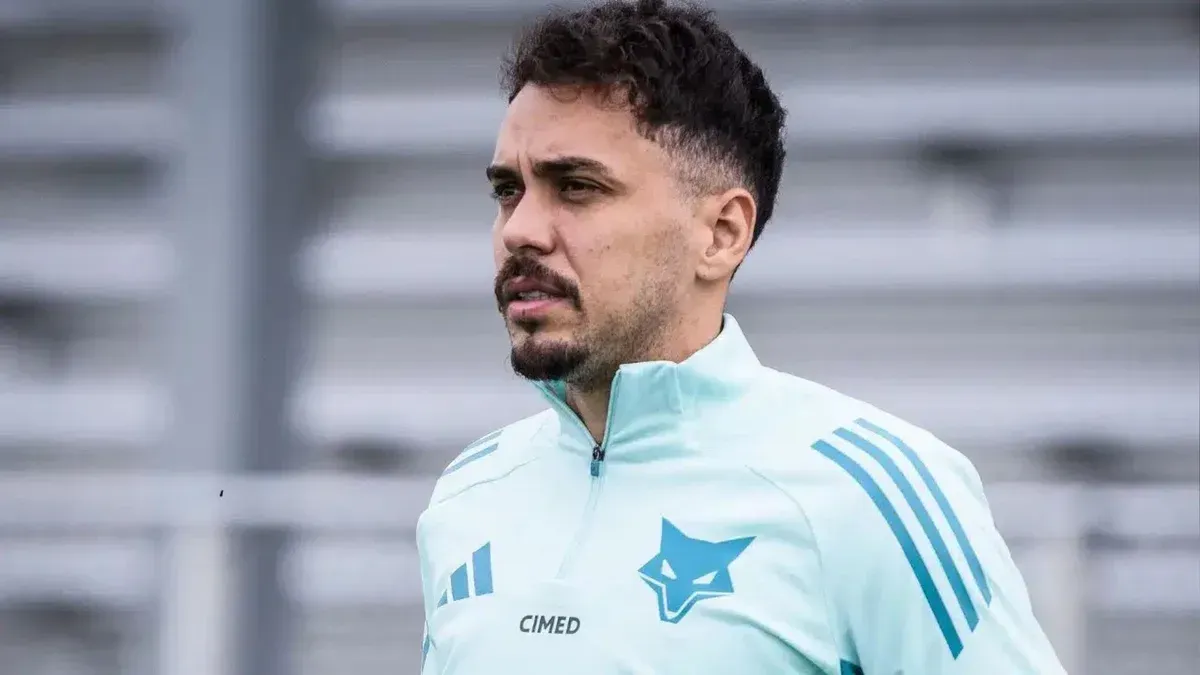 Eduardo está de saída do Cruzeiro e foi oferecido ao SPFC – Foto: Gustavo Aleixo/CEC