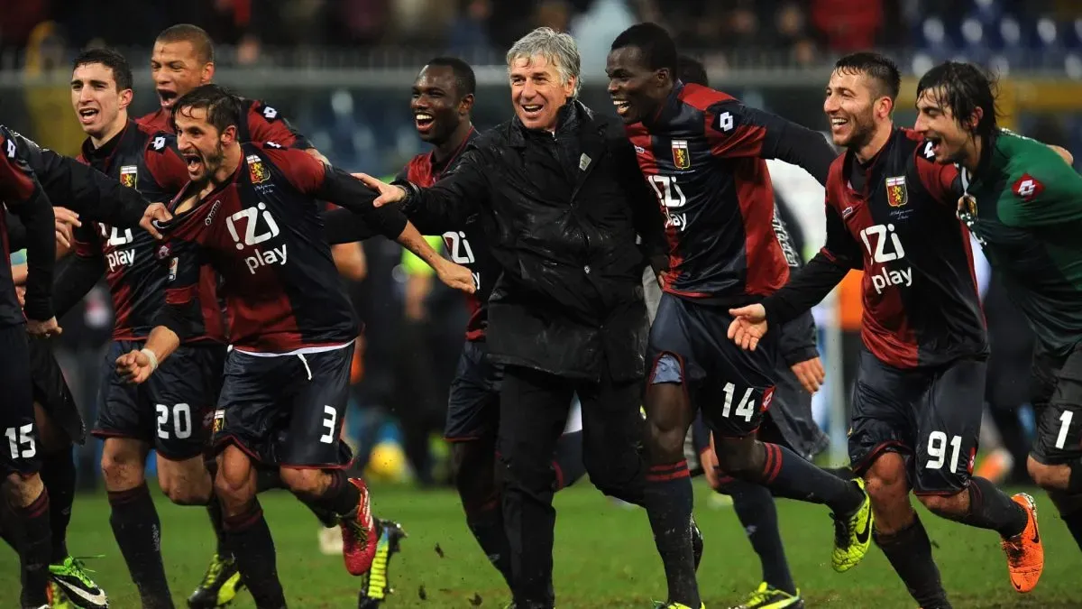 Gian Piero Gasperini and his players celebrate the victory at the end of the Serie A Match between Genua CFC and FC Internazionale Milano in Stadio Luigi Ferraris on January 19, 2014 (Source: Valerio Penninino/Getty Images)